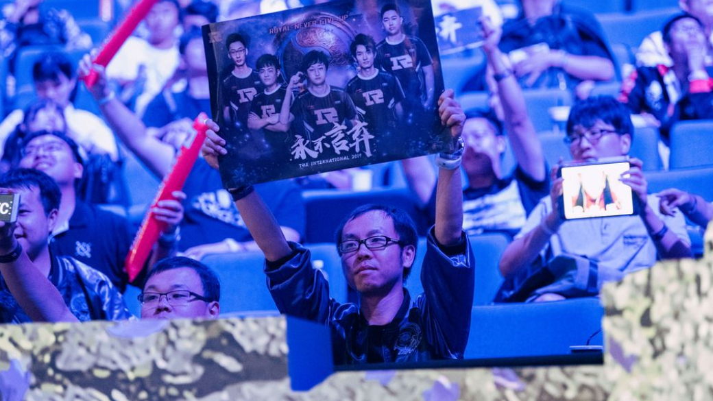 Почему не стоит критиковать китайских болельщиков на The International 2019 | Канобу Почему не стоит критиковать китайских болельщиков на The International 2019 | Канобу
