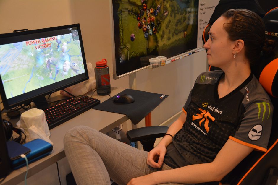 Первый зарубежный тренер в СНГ-составе по Dota 2! Это хорошо?